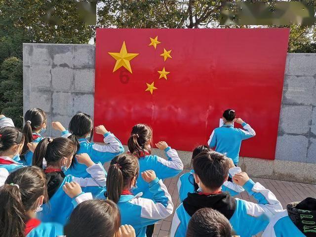 《狗剩快跑》央八首播，收视大爆！河南味道，这次不是抗日神剧